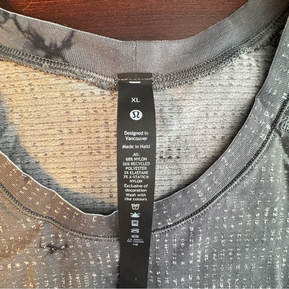 lululemon Men's To Dye For Gray Long Sleeve Shirt NWT - Picture 3 of 4